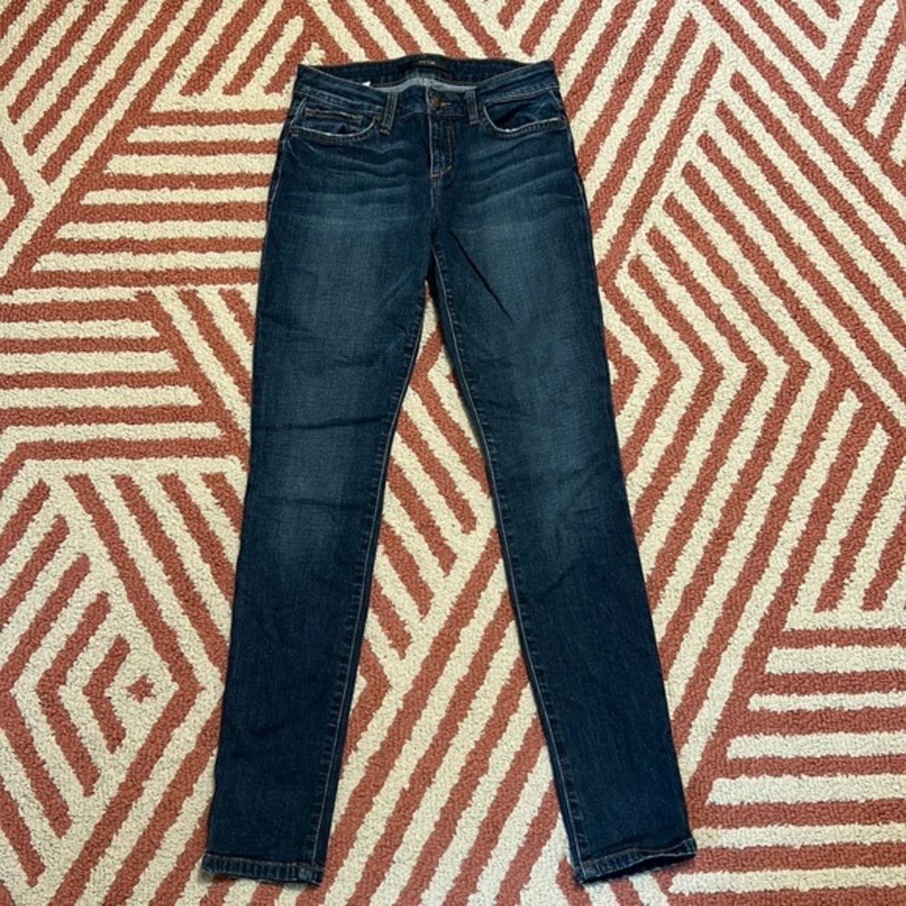 JOE’S JEANS 25 NWOT skinny ankle jeans with slight distressing